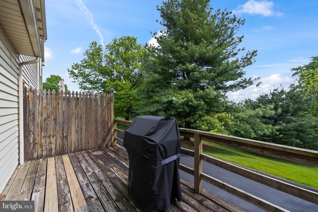 13 GARDEN CT, Elizabethtown, PA 17022