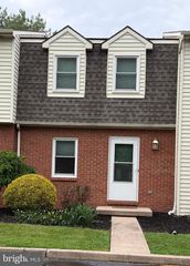 13 GARDEN CT, Elizabethtown, PA 17022