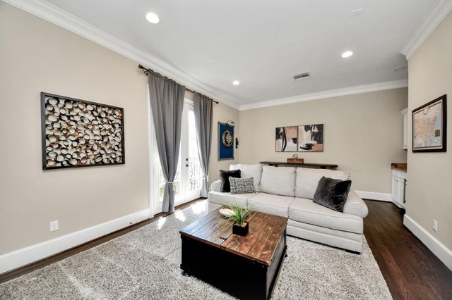 1202 Gross Street, Houston, TX 77019