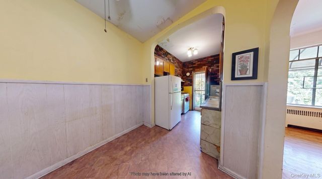 121 E 2nd Street, Brooklyn, NY 11218