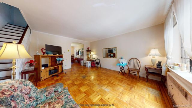 121 E 2nd Street, Brooklyn, NY 11218