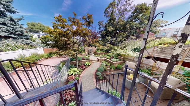 121 E 2nd Street, Brooklyn, NY 11218