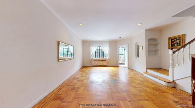 121 E 2nd Street, Brooklyn, NY 11218