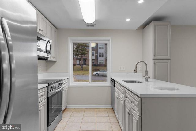 1139 AUTUMNHAZE CT, Herndon, VA 20170