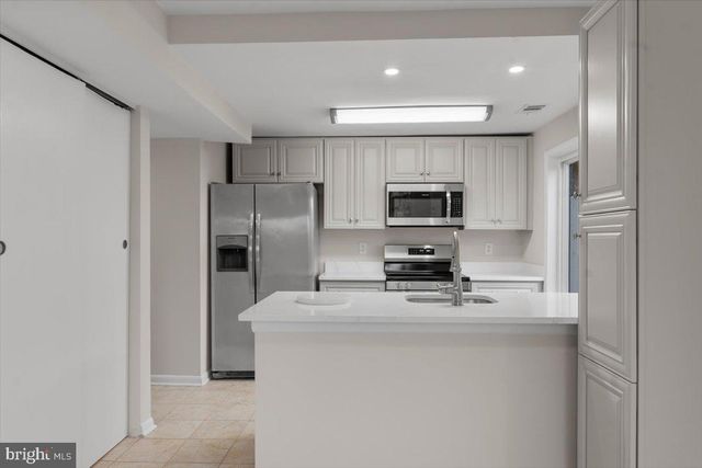 1139 AUTUMNHAZE CT, Herndon, VA 20170