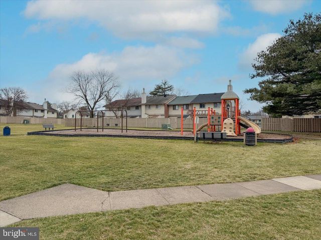 1139 AUTUMNHAZE CT, Herndon, VA 20170