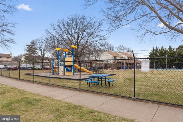 1139 AUTUMNHAZE CT, Herndon, VA 20170