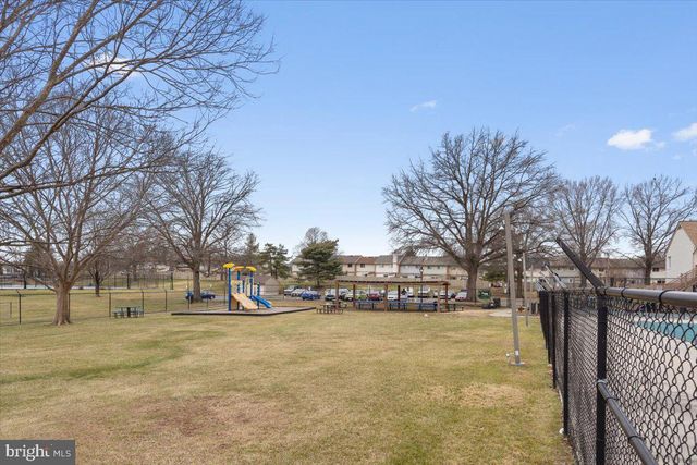 1139 AUTUMNHAZE CT, Herndon, VA 20170