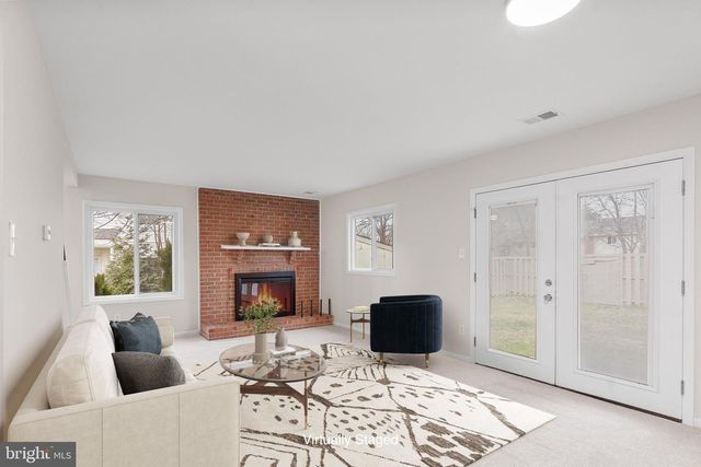 1139 AUTUMNHAZE CT, Herndon, VA 20170