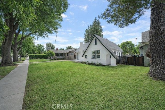 612 King Street, Monrovia, CA 91006