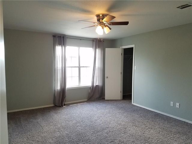 650 Goldenrod ST, Kyle, TX 78640