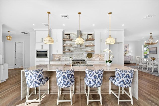 2050 HAWAII AVENUE NE, St Petersburg, FL 33703