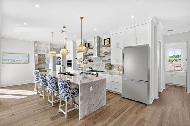 2050 HAWAII AVENUE NE, St Petersburg, FL 33703