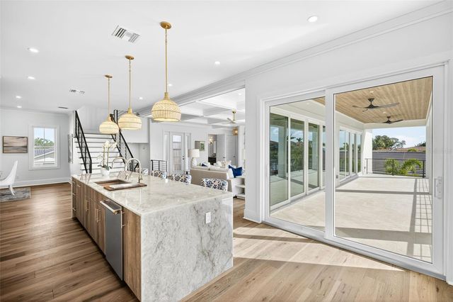 2050 HAWAII AVENUE NE, St Petersburg, FL 33703