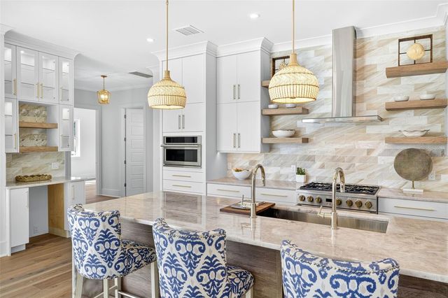 2050 HAWAII AVENUE NE, St Petersburg, FL 33703