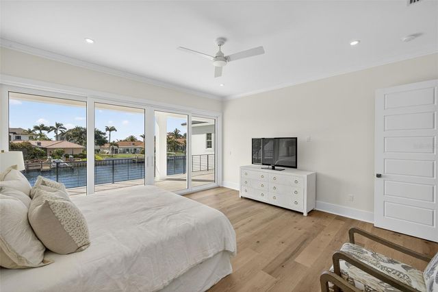 2050 HAWAII AVENUE NE, St Petersburg, FL 33703