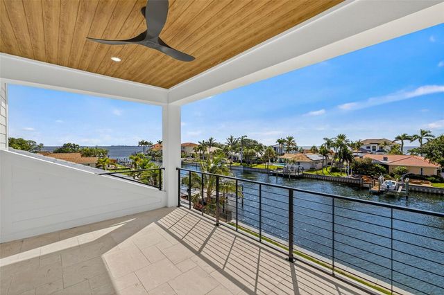 2050 HAWAII AVENUE NE, St Petersburg, FL 33703