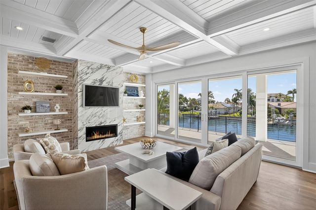 2050 HAWAII AVENUE NE, St Petersburg, FL 33703