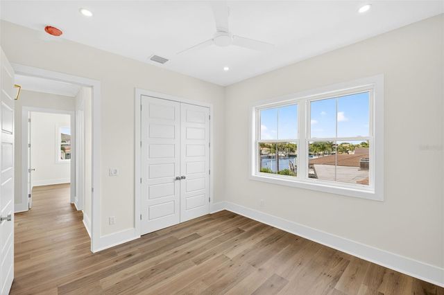 2050 HAWAII AVENUE NE, St Petersburg, FL 33703