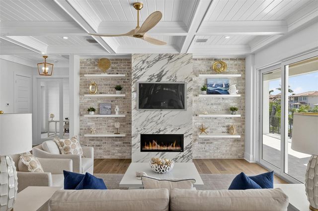 2050 HAWAII AVENUE NE, St Petersburg, FL 33703