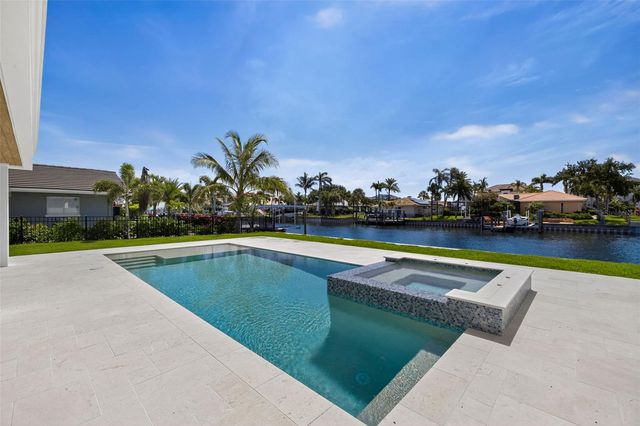 2050 HAWAII AVENUE NE, St Petersburg, FL 33703