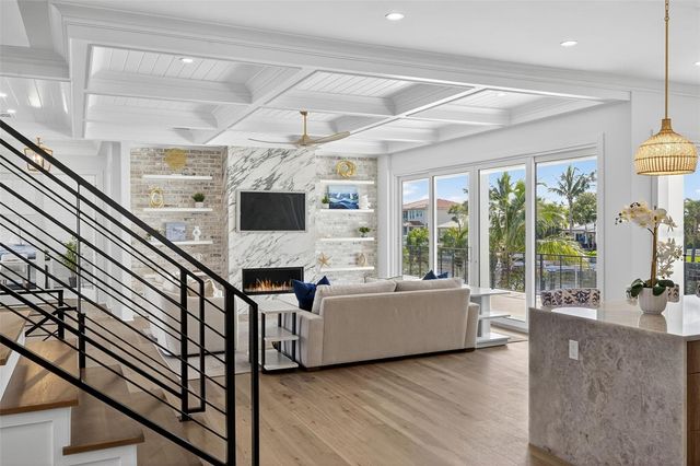 2050 HAWAII AVENUE NE, St Petersburg, FL 33703