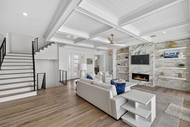 2050 HAWAII AVENUE NE, St Petersburg, FL 33703