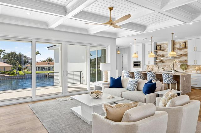 2050 HAWAII AVENUE NE, St Petersburg, FL 33703