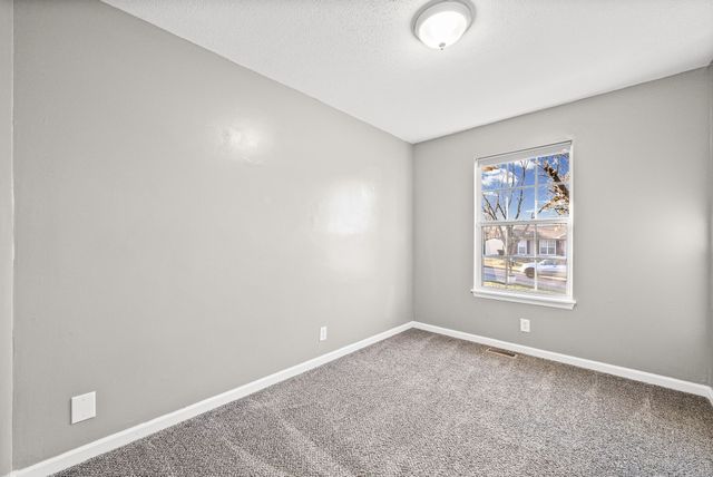 622 Artic Ave, Oak Grove, KY 42262