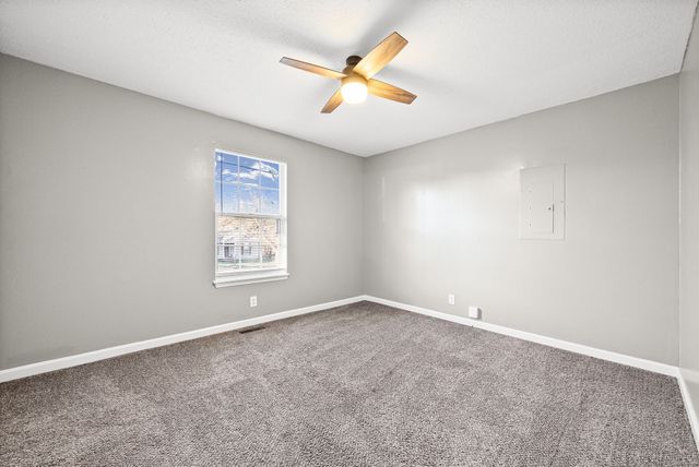 622 Artic Ave, Oak Grove, KY 42262