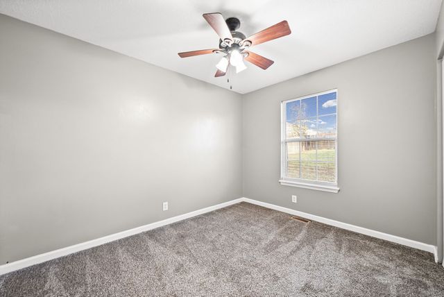 622 Artic Ave, Oak Grove, KY 42262