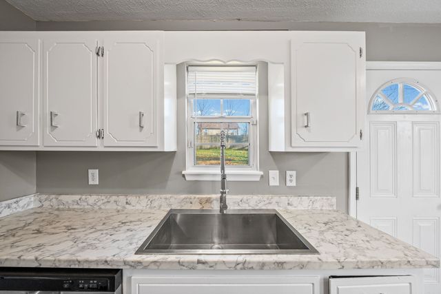 622 Artic Ave, Oak Grove, KY 42262