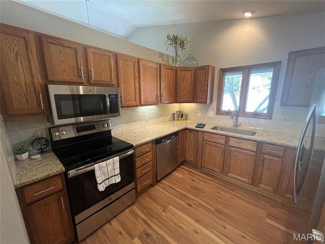 8638 W Shore Drive, Hillsboro, MO 63050