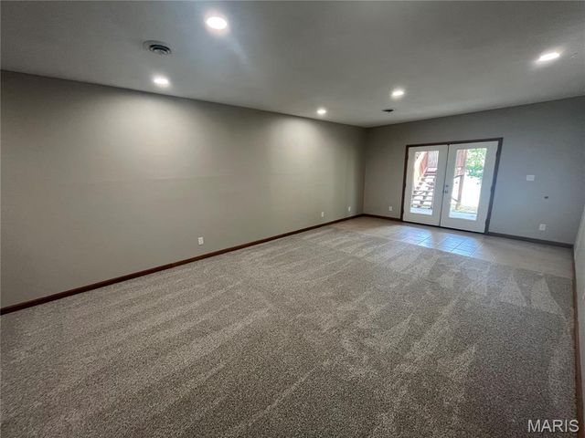 8638 W Shore Drive, Hillsboro, MO 63050