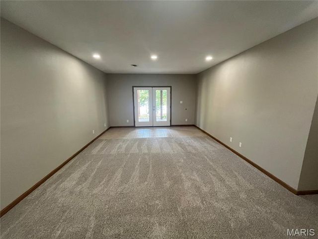 8638 W Shore Drive, Hillsboro, MO 63050