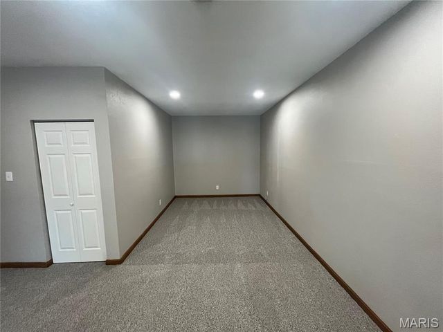 8638 W Shore Drive, Hillsboro, MO 63050