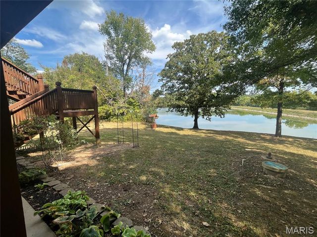 8638 W Shore Drive, Hillsboro, MO 63050