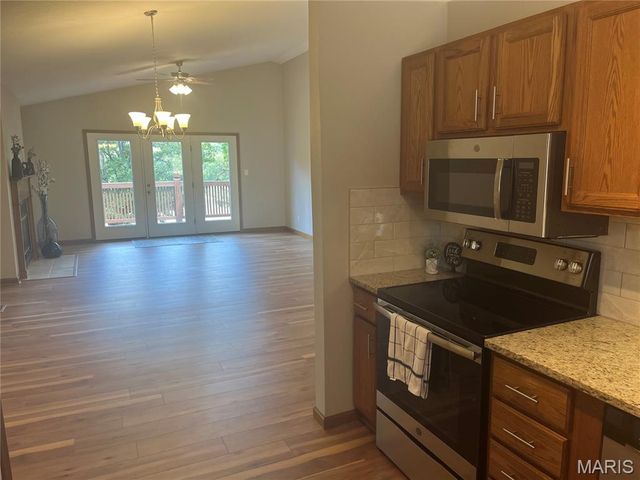 8638 W Shore Drive, Hillsboro, MO 63050