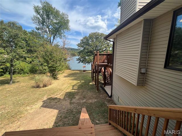 8638 W Shore Drive, Hillsboro, MO 63050