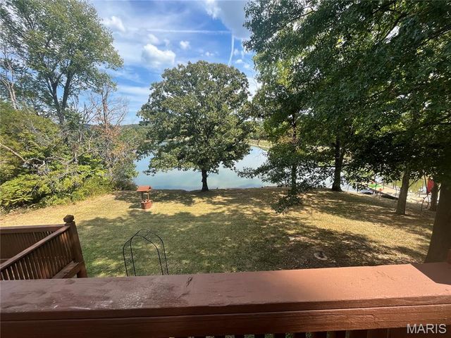 8638 W Shore Drive, Hillsboro, MO 63050