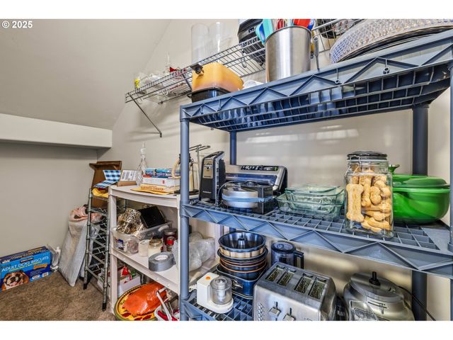 51840 HOLLINSHEAD Pl, La Pine, OR 97739