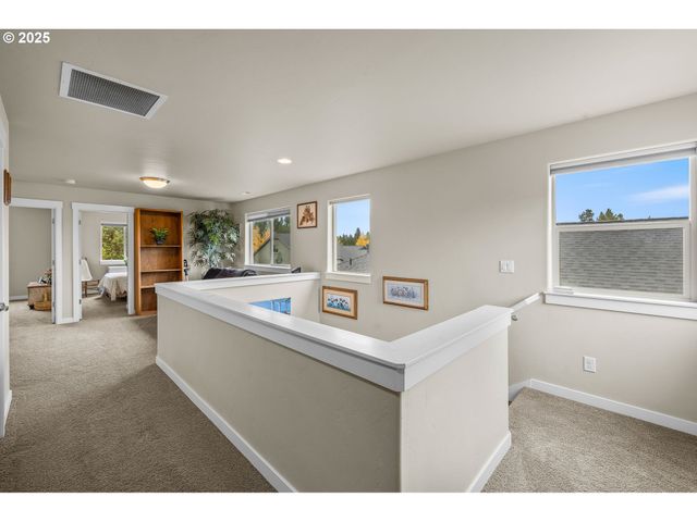 51840 HOLLINSHEAD Pl, La Pine, OR 97739