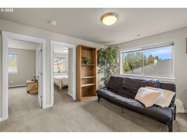 51840 HOLLINSHEAD Pl, La Pine, OR 97739