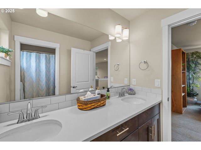 51840 HOLLINSHEAD Pl, La Pine, OR 97739