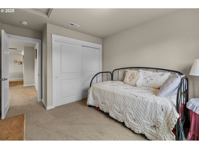 51840 HOLLINSHEAD Pl, La Pine, OR 97739