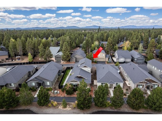 51840 HOLLINSHEAD Pl, La Pine, OR 97739