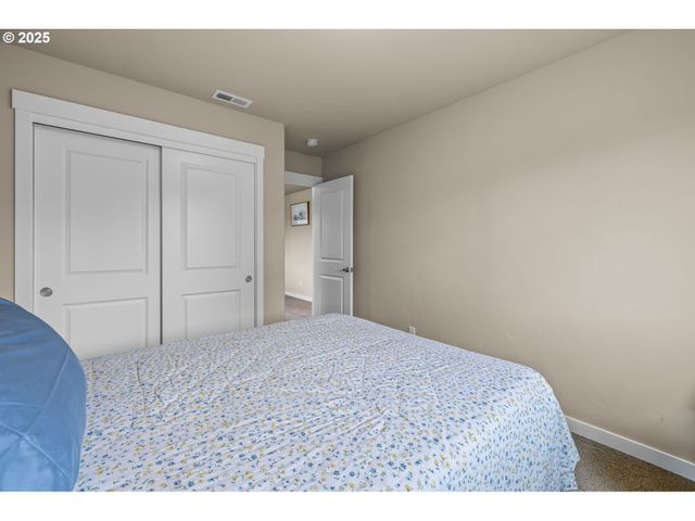 51840 HOLLINSHEAD Pl, La Pine, OR 97739