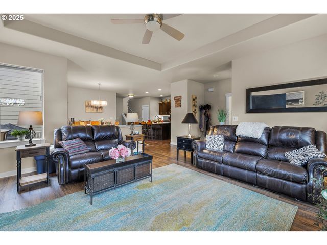 51840 HOLLINSHEAD Pl, La Pine, OR 97739