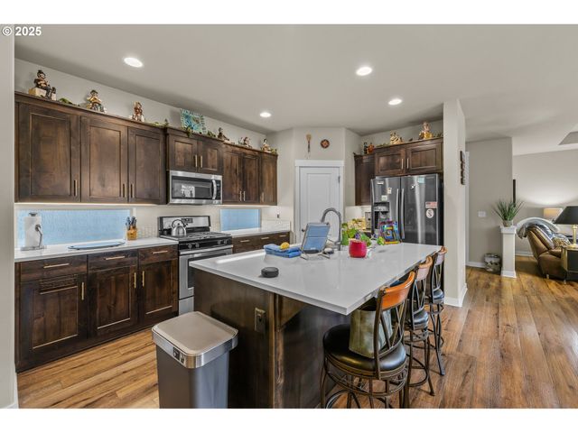 51840 HOLLINSHEAD Pl, La Pine, OR 97739