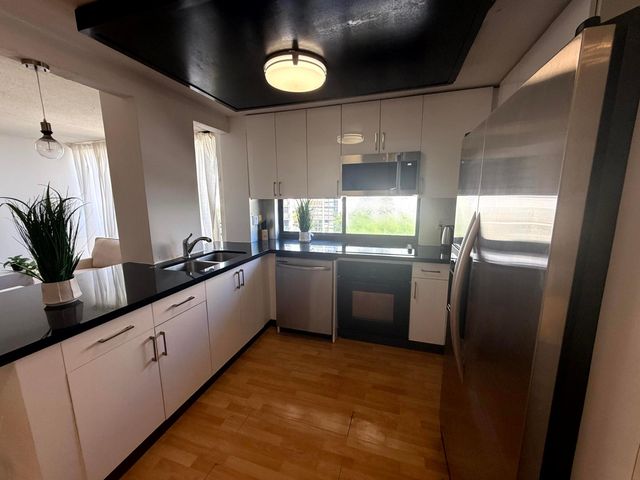 16909 N Bay Road 507, Sunny Isles Beach, FL 33160